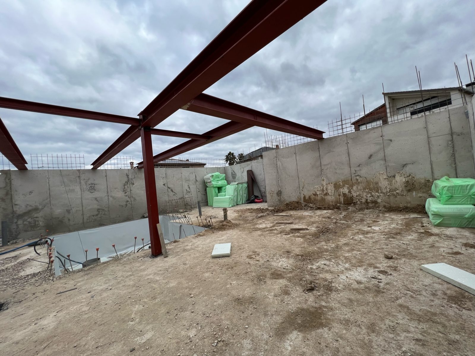 Montaje de la estructura con grúa