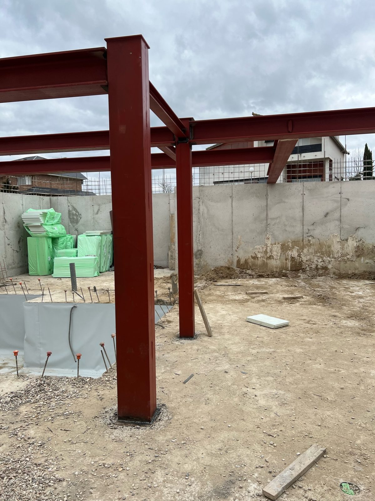 Estructura metálica en altura